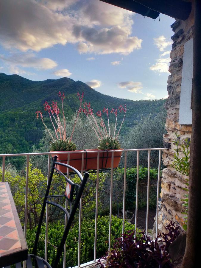 Casa Vacanze Sole Borghetto d'Arroscia Exterior photo